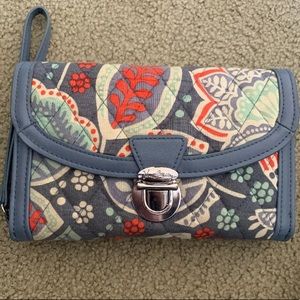 vera bradley wristlet